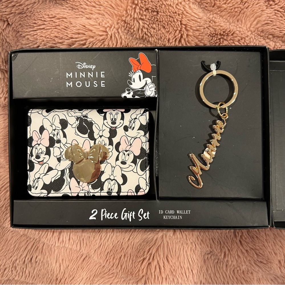 BRAND NEW Disney mini-wallet and keychain set